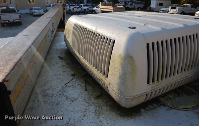 image for item DH2192 1996 Ford F700 bucket truck