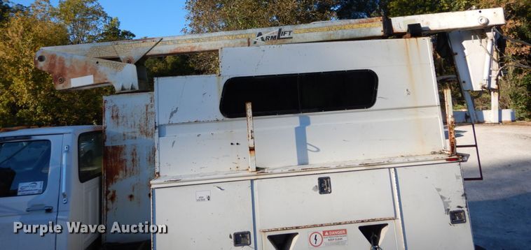 image for item DH2192 1996 Ford F700 bucket truck