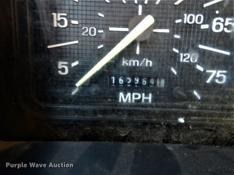 image for item DH2192 1996 Ford F700 bucket truck