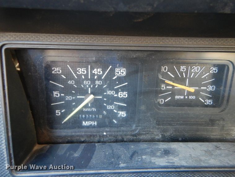 image for item DH2192 1996 Ford F700 bucket truck