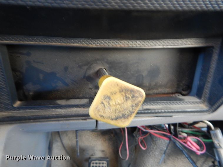 image for item DH2192 1996 Ford F700 bucket truck