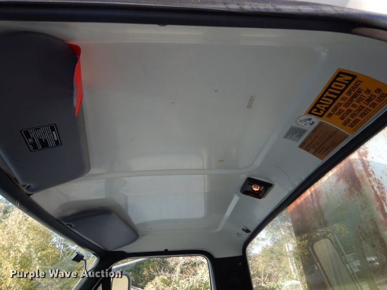 image for item DH2192 1996 Ford F700 bucket truck