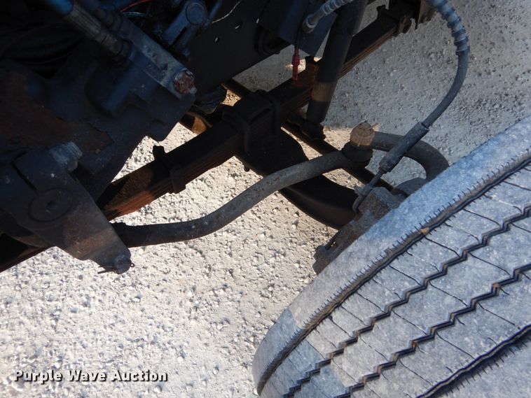 image for item DH2192 1996 Ford F700 bucket truck