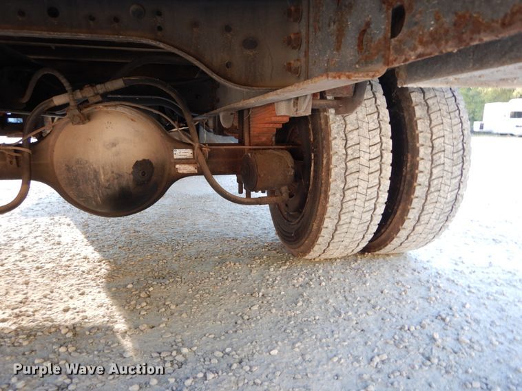 image for item DH2192 1996 Ford F700 bucket truck