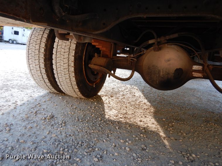 image for item DH2192 1996 Ford F700 bucket truck