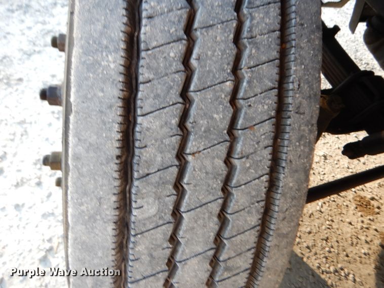 image for item DH2192 1996 Ford F700 bucket truck