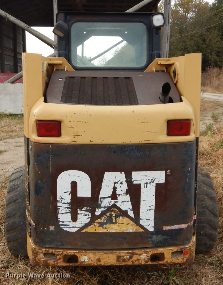 image for item DH2660 2000 Caterpillar 236 skid steer