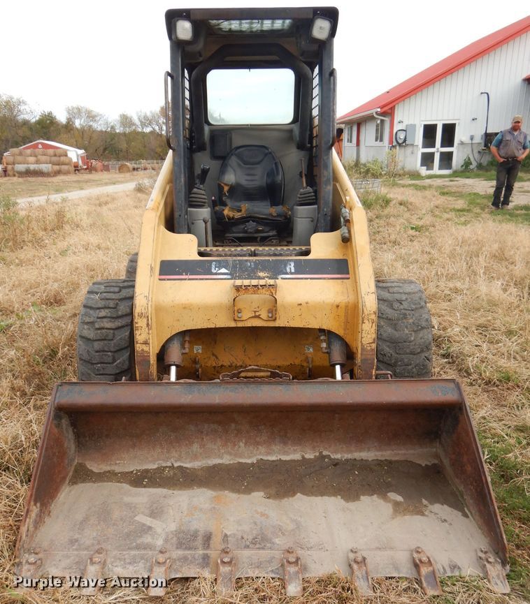 image for item DH2660 2000 Caterpillar 236 skid steer