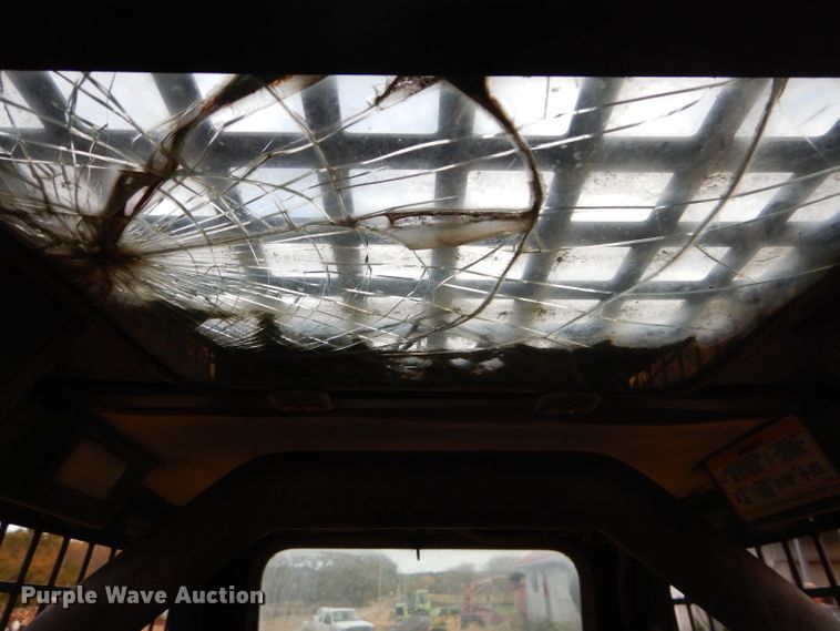 image for item DH2660 2000 Caterpillar 236 skid steer