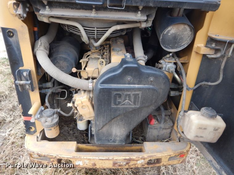 image for item DH2660 2000 Caterpillar 236 skid steer