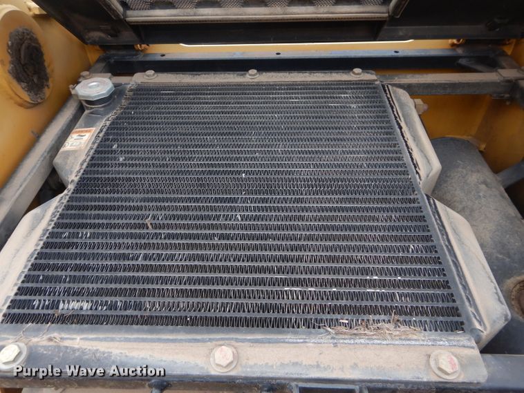 image for item DH2660 2000 Caterpillar 236 skid steer