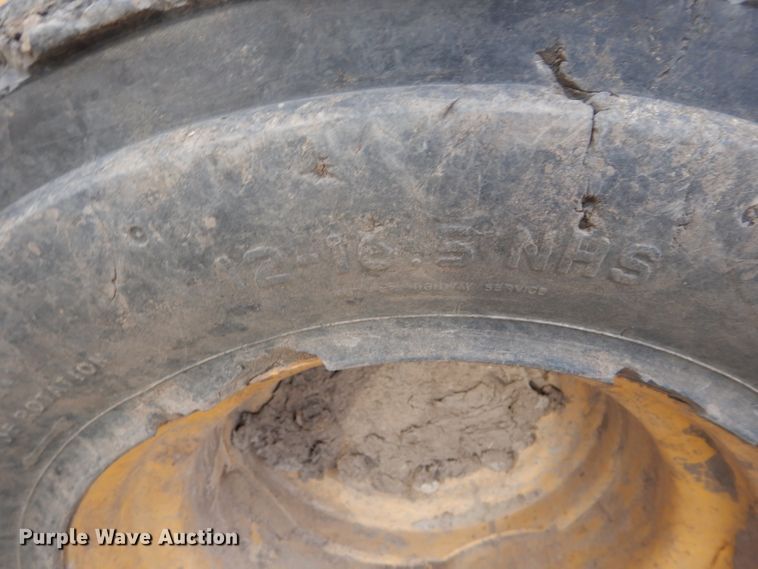 image for item DH2660 2000 Caterpillar 236 skid steer