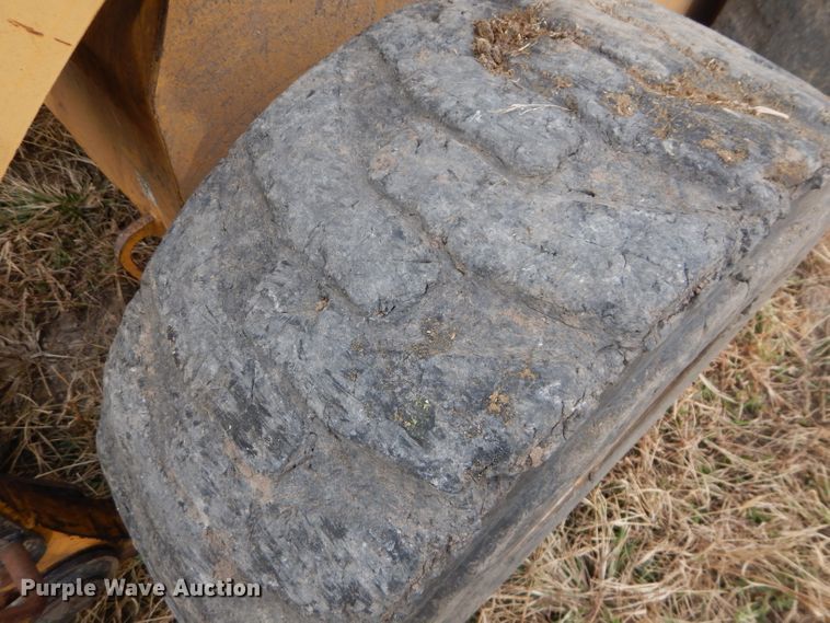 image for item DH2660 2000 Caterpillar 236 skid steer