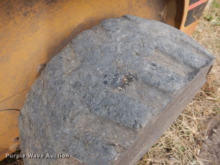 image for item DH2660 2000 Caterpillar 236 skid steer