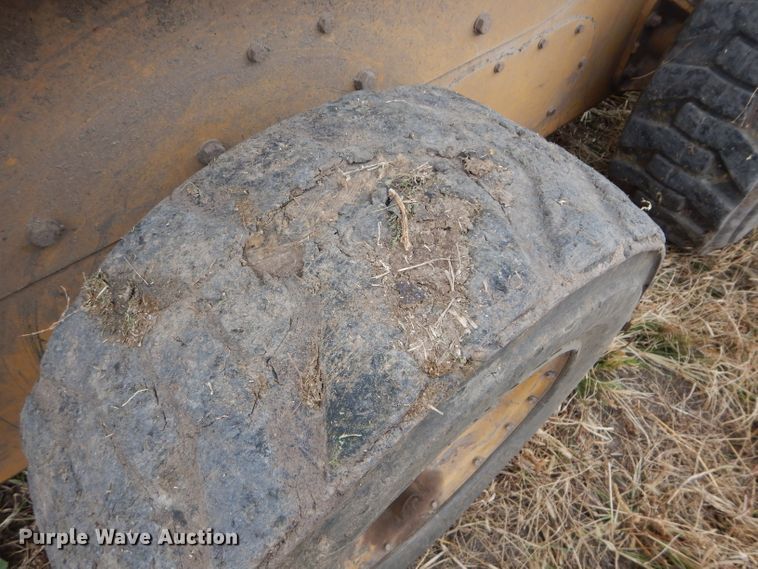 image for item DH2660 2000 Caterpillar 236 skid steer