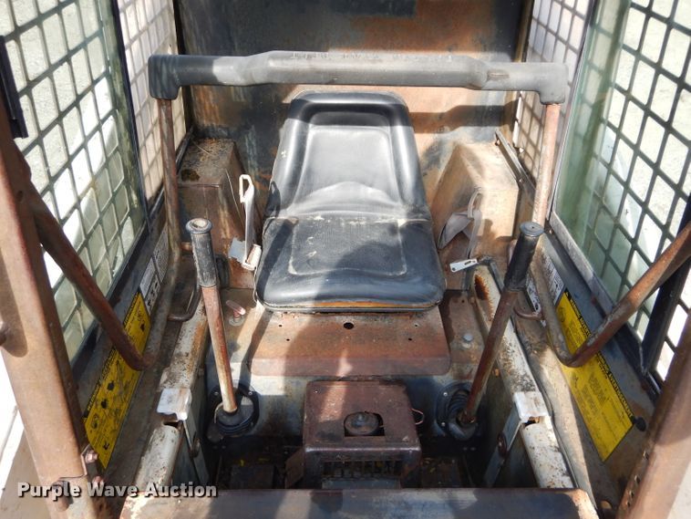 image for item DH2661 1989 Bobcat 843 skid steer