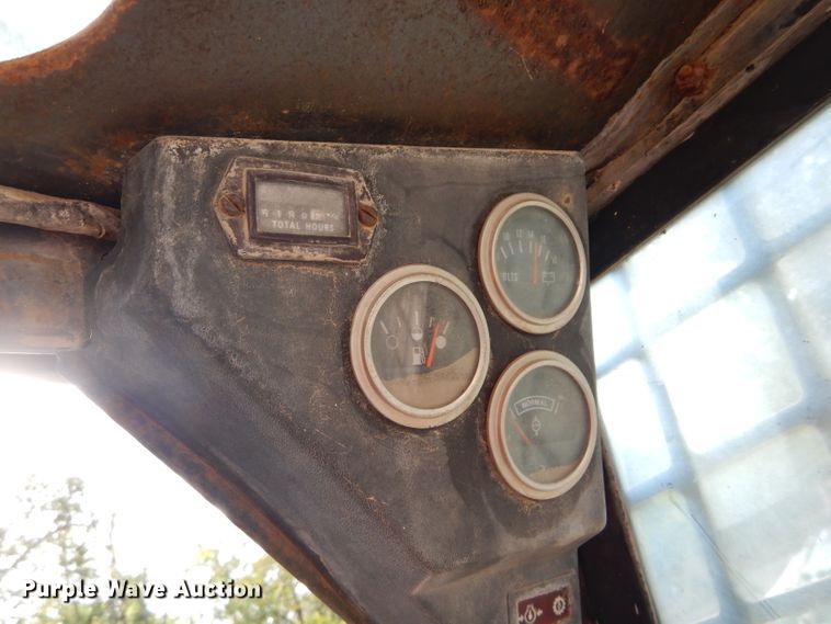 image for item DH2661 1989 Bobcat 843 skid steer