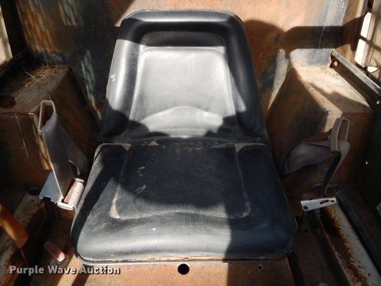 image for item DH2661 1989 Bobcat 843 skid steer
