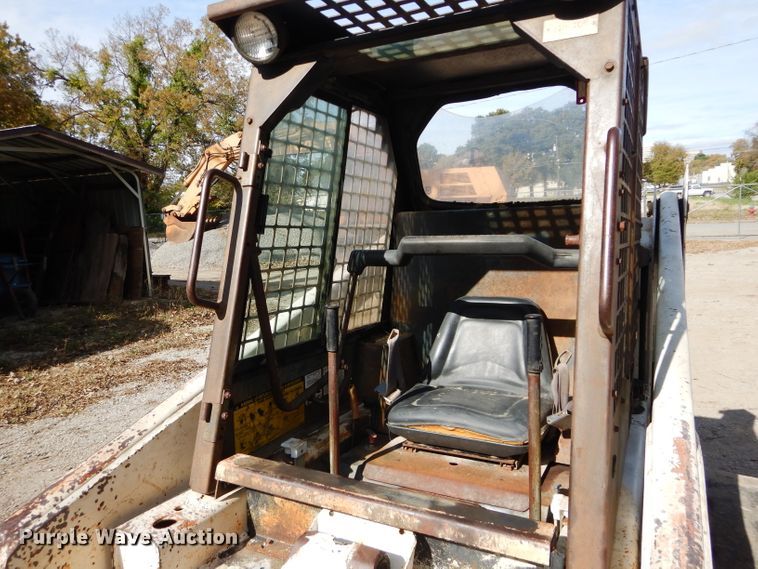 image for item DH2661 1989 Bobcat 843 skid steer