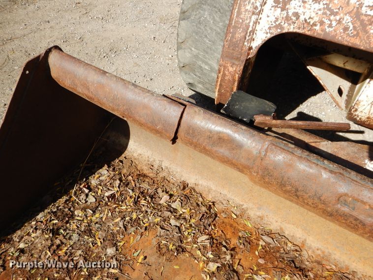 image for item DH2661 1989 Bobcat 843 skid steer