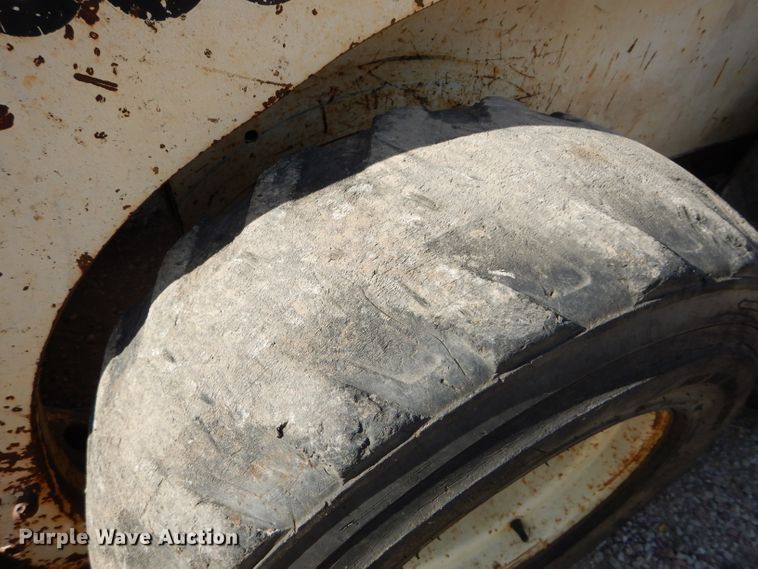 image for item DH2661 1989 Bobcat 843 skid steer