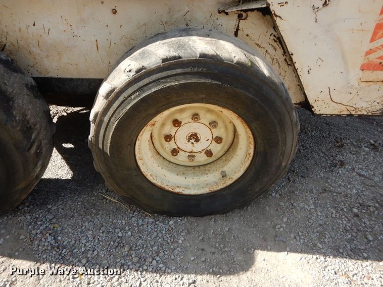 image for item DH2661 1989 Bobcat 843 skid steer