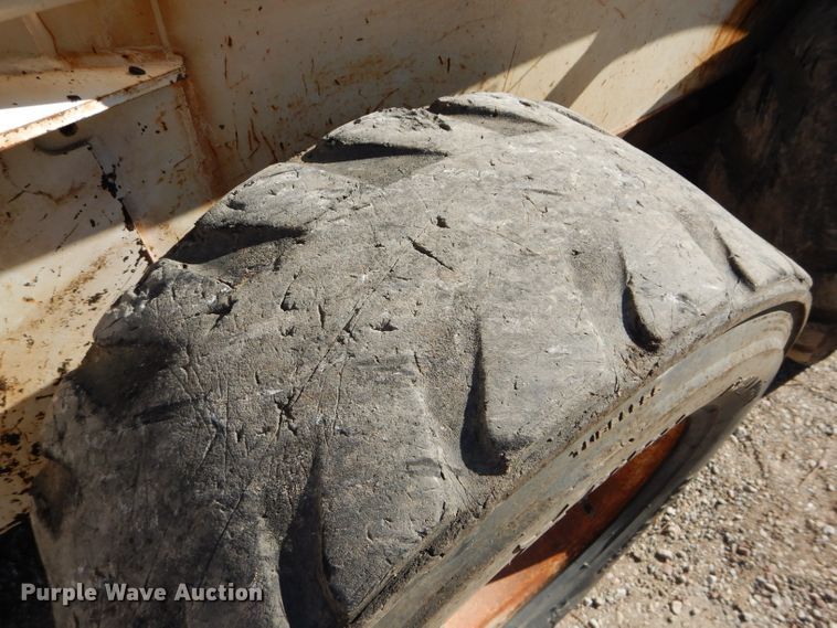 image for item DH2661 1989 Bobcat 843 skid steer