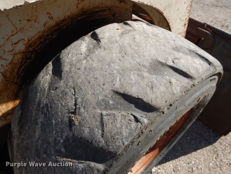 image for item DH2661 1989 Bobcat 843 skid steer