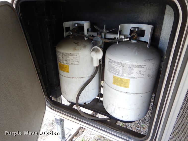 image for item DH2663 1998 KIT Mfg Patio toy hauler camper