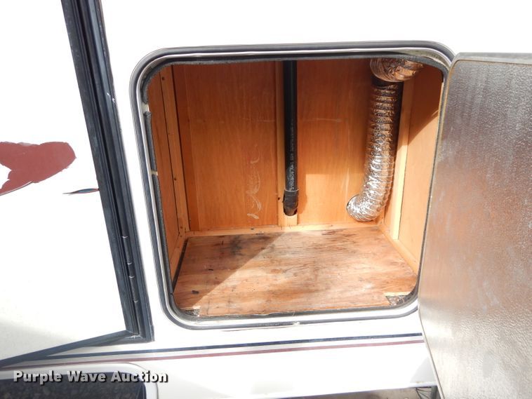 image for item DH2663 1998 KIT Mfg Patio toy hauler camper