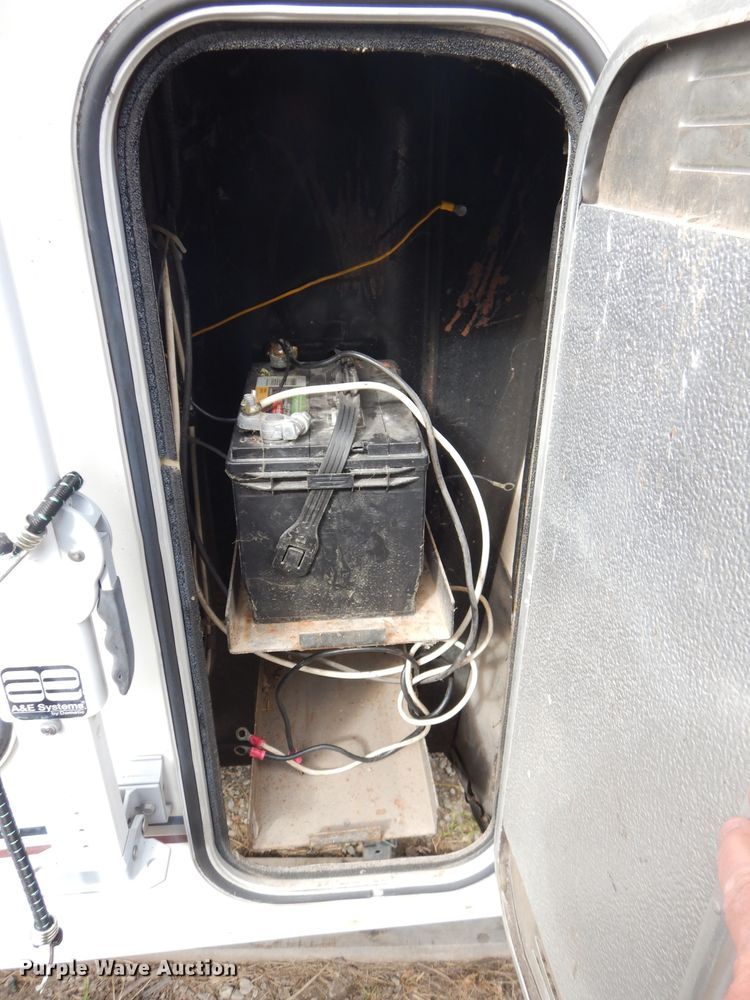 image for item DH2663 1998 KIT Mfg Patio toy hauler camper