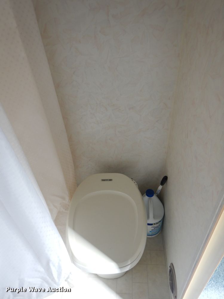 image for item DH2663 1998 KIT Mfg Patio toy hauler camper