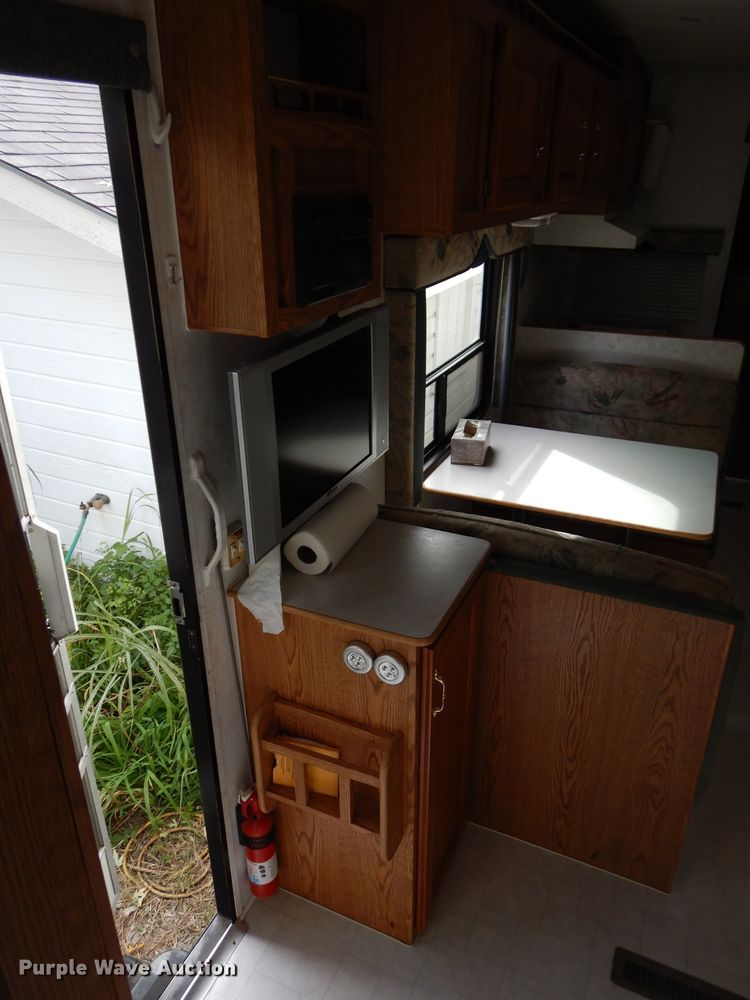 image for item DH2663 1998 KIT Mfg Patio toy hauler camper