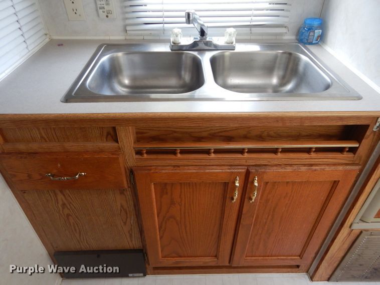 image for item DH2663 1998 KIT Mfg Patio toy hauler camper