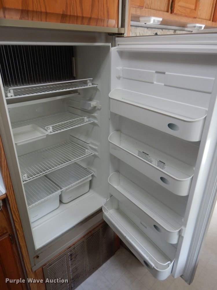 image for item DH2663 1998 KIT Mfg Patio toy hauler camper