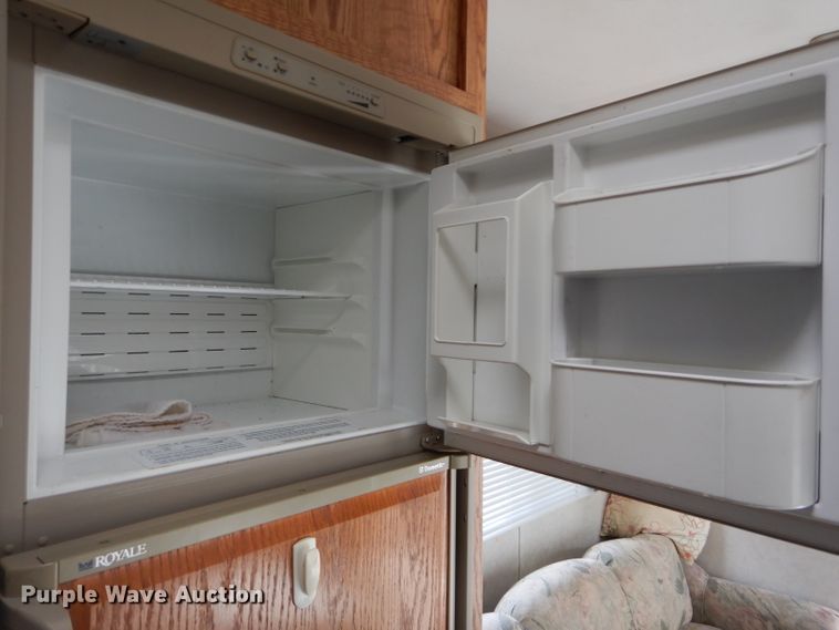 image for item DH2663 1998 KIT Mfg Patio toy hauler camper