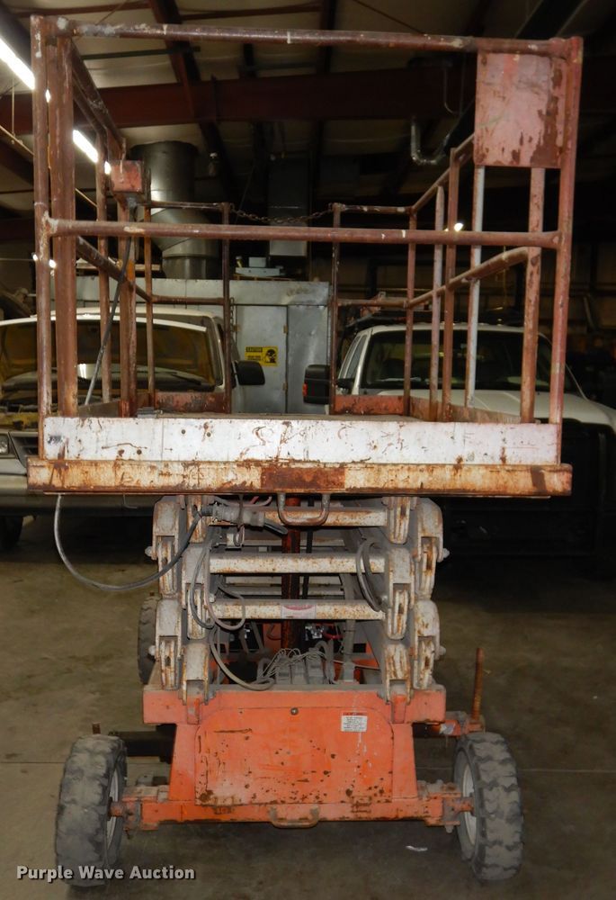 image for item DH2708 Hunterlift 2152 scissor lift
