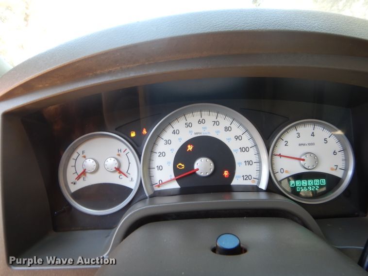 image for item DH3613 2006 Dodge Dakota Club Cab pickup truck