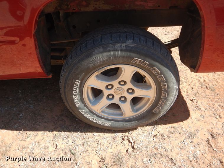 image for item DH3613 2006 Dodge Dakota Club Cab pickup truck