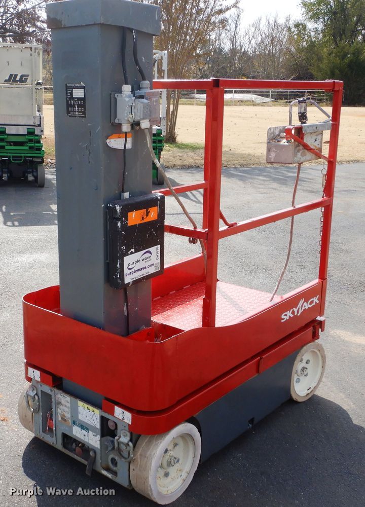 image for item DH3636 Skyjack SJ2 vertical lift