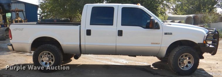 image for item DH5280 2004 Ford F350 Super Duty XLT Crew Cab pickup truck