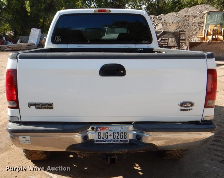 image for item DH5280 2004 Ford F350 Super Duty XLT Crew Cab pickup truck