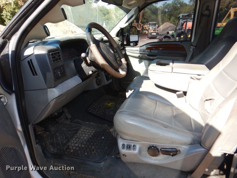 image for item DH5280 2004 Ford F350 Super Duty XLT Crew Cab pickup truck