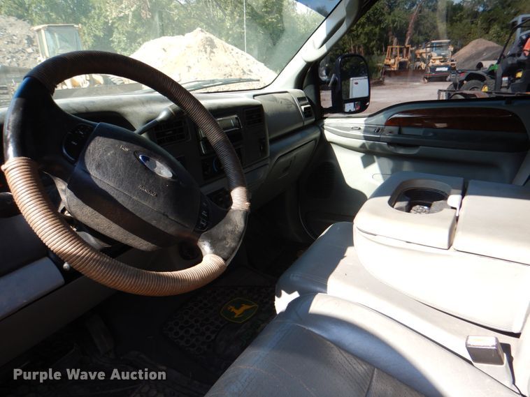 image for item DH5280 2004 Ford F350 Super Duty XLT Crew Cab pickup truck