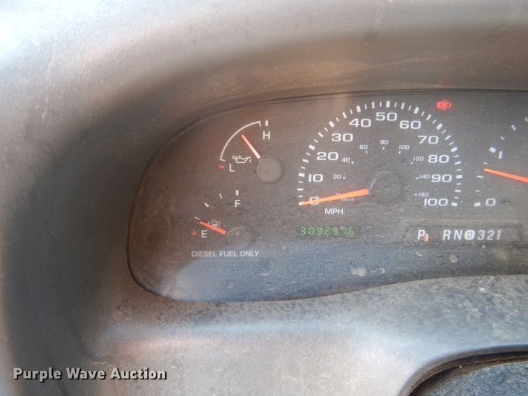 image for item DH5280 2004 Ford F350 Super Duty XLT Crew Cab pickup truck