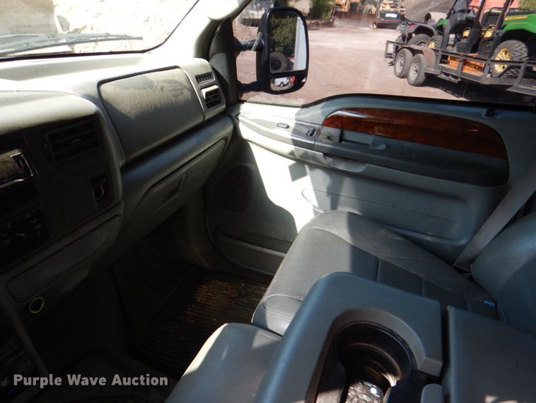 image for item DH5280 2004 Ford F350 Super Duty XLT Crew Cab pickup truck