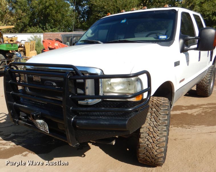 image for item DH5280 2004 Ford F350 Super Duty XLT Crew Cab pickup truck