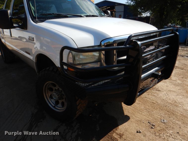 image for item DH5280 2004 Ford F350 Super Duty XLT Crew Cab pickup truck