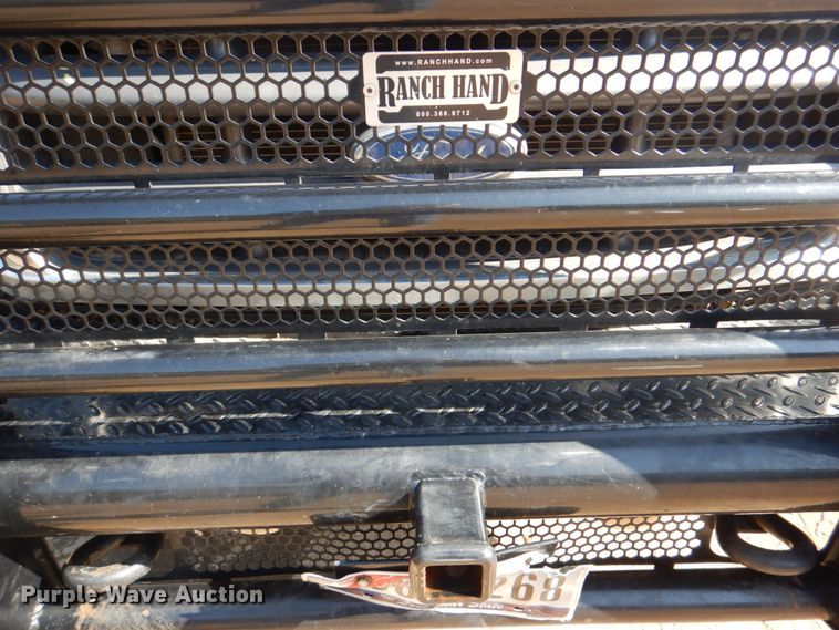 image for item DH5280 2004 Ford F350 Super Duty XLT Crew Cab pickup truck