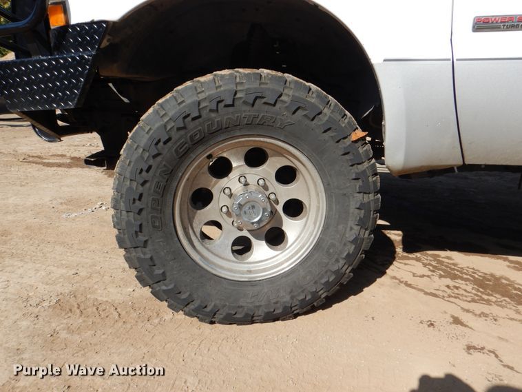 image for item DH5280 2004 Ford F350 Super Duty XLT Crew Cab pickup truck